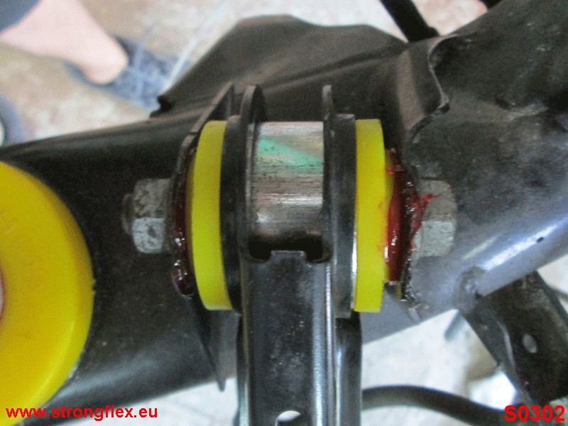 Brazo de control superior trasero al chasis deporte Bush