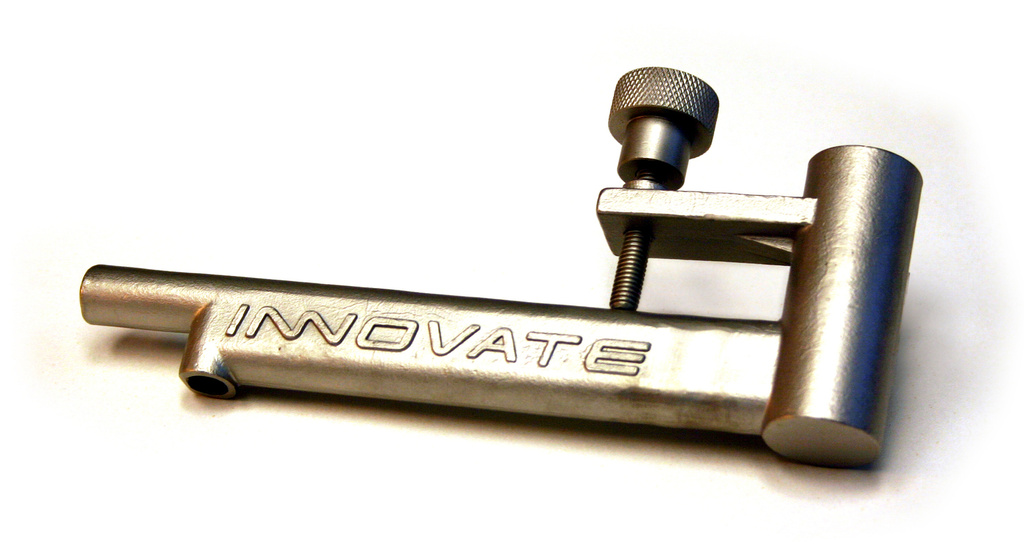 Innovate Abrazadera de escape para sensor de O2