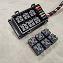 Caja de relés y fusibles resistente a la intemperie RB6-W (montaje inferior)