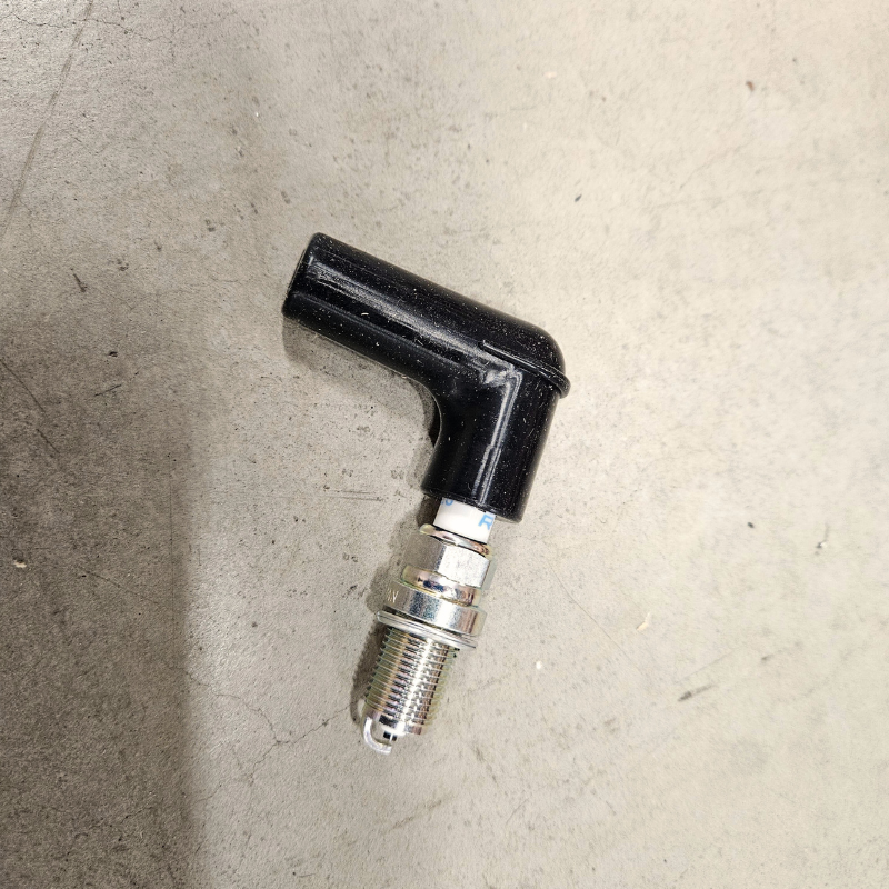 Hurricane Conector de la Bujía 90° SAE 6,5mm - Bujía