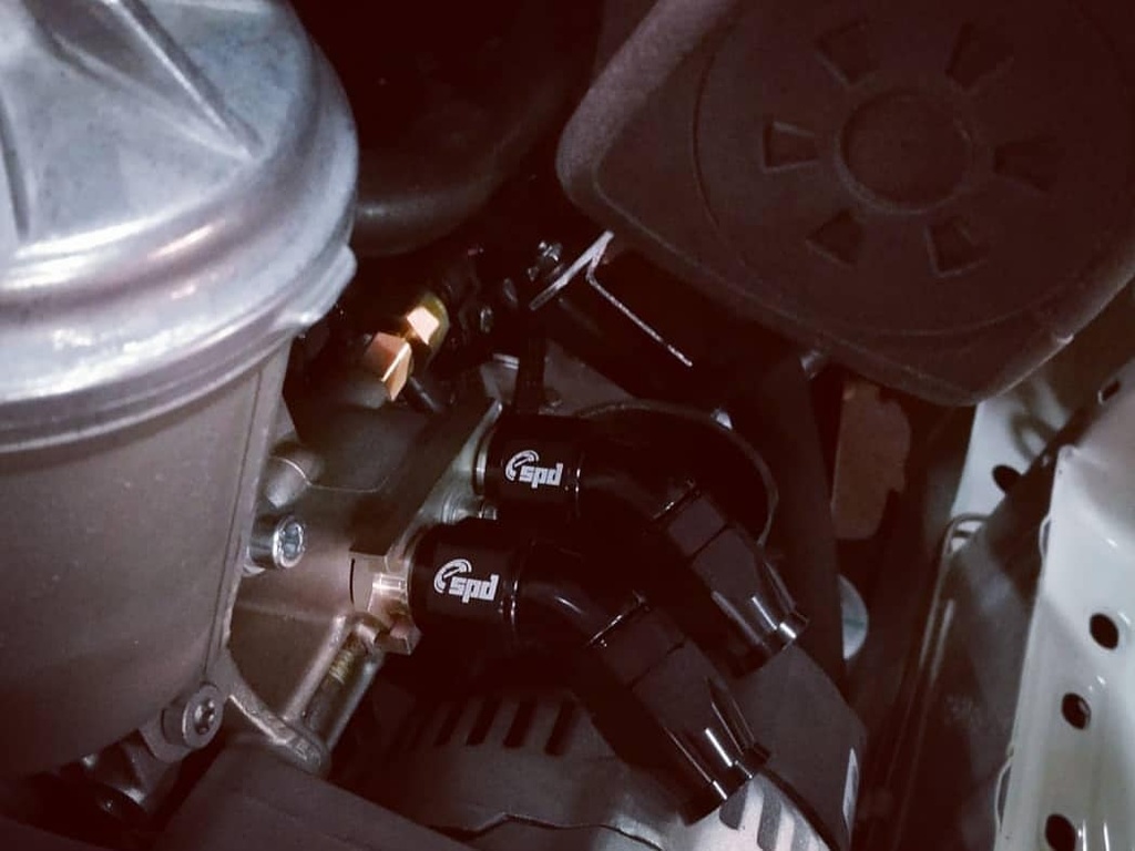 BMW S50, S54 Un adaptador de enfriador de aceite